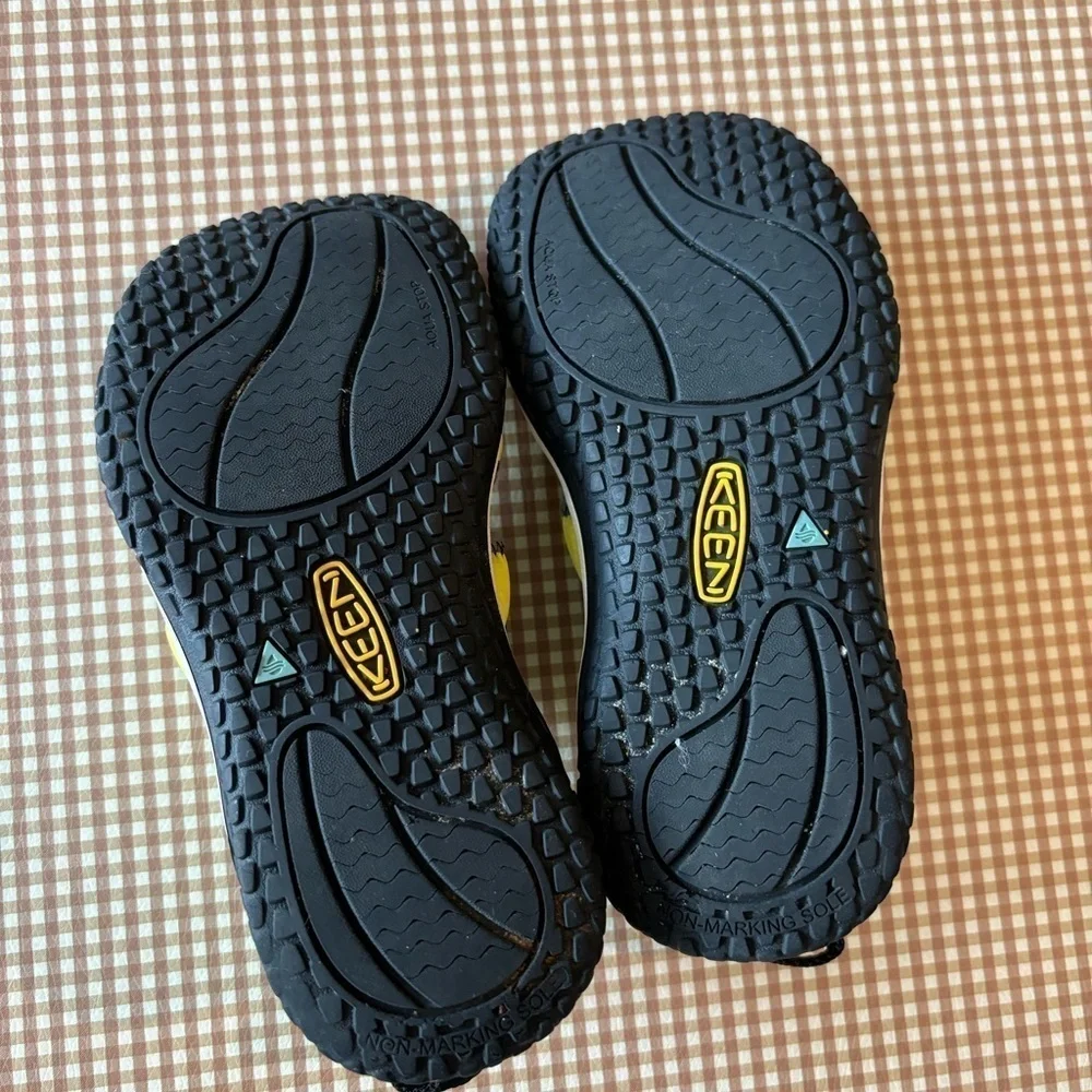 KEEN STINGRAY Water Sandals Shoes Big Kids‎ Size 2